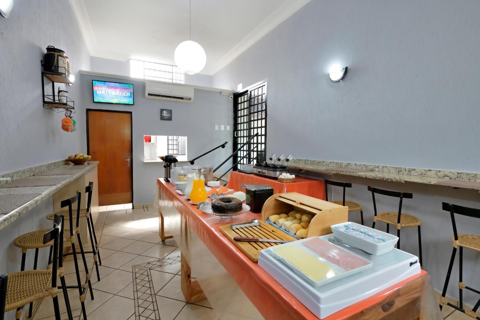 Hotel & Hostel Ribeirao Рібейран-Прету Екстер'єр фото